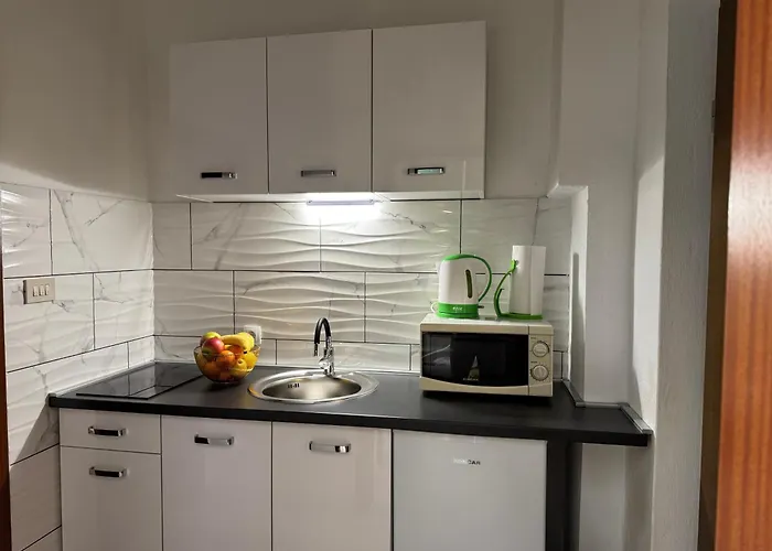 Sea View Apartment-20 M From The Sea