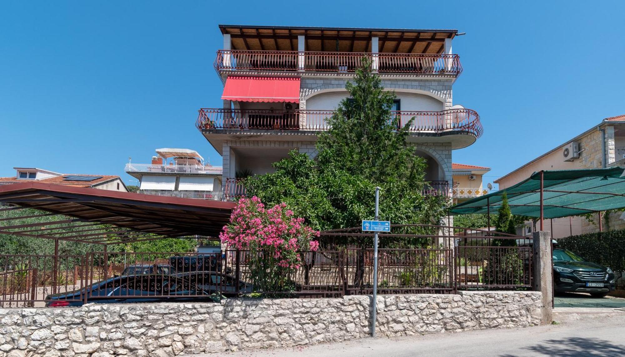 Sea View Apartment-20 M From The Sea Apartmán *