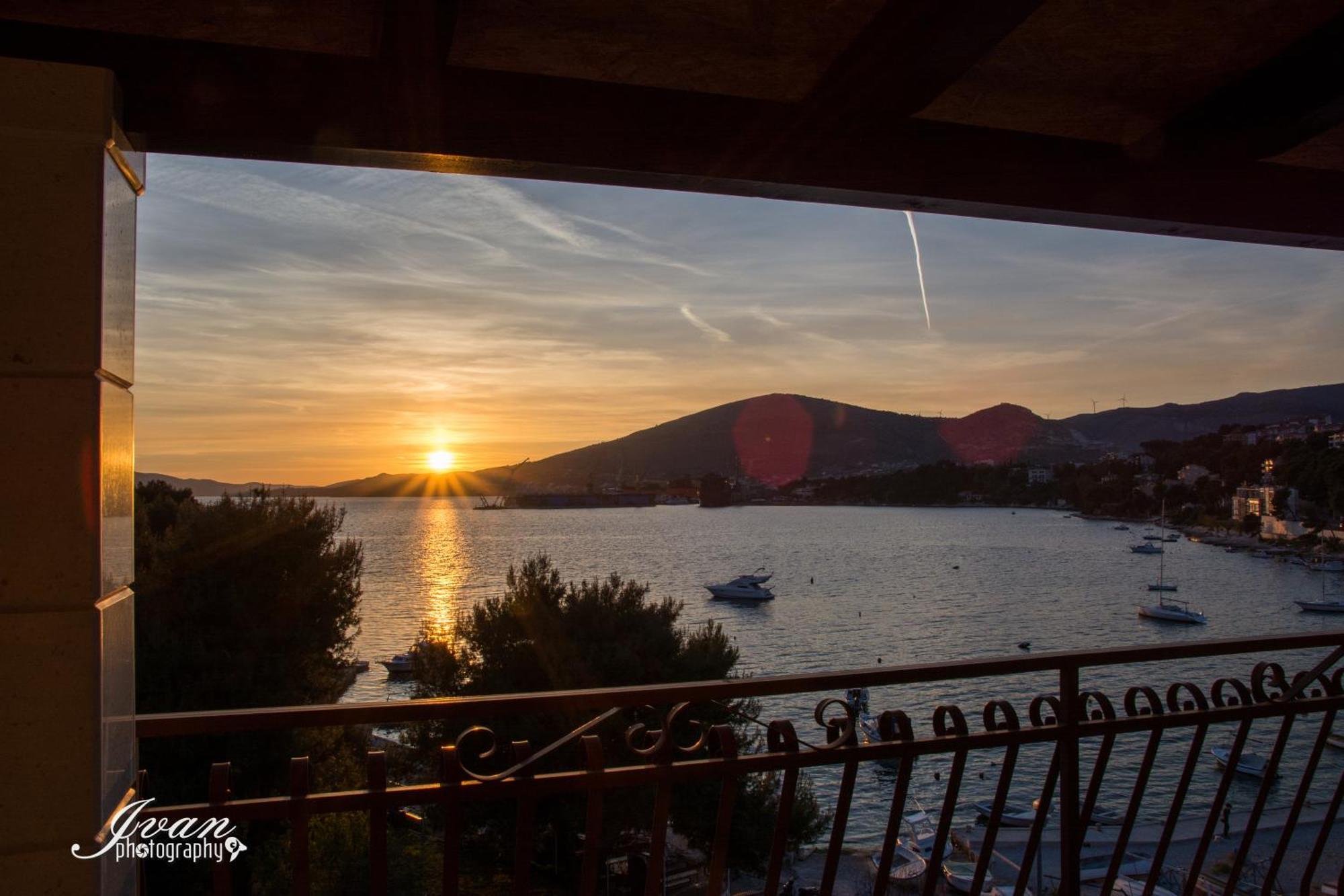 Sea View Apartment-20 M From The Sea